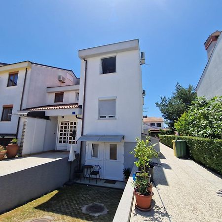 Apartments Luigi Умаг Екстериор снимка